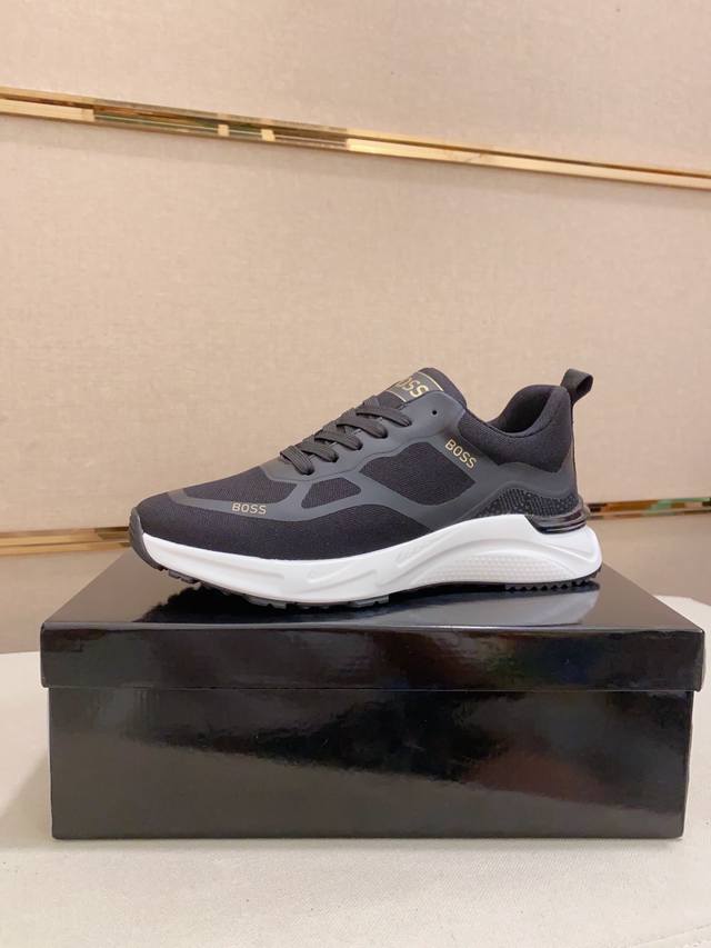 BOSS 最新休闲男鞋，欢迎1:1对比，爆单款BOSS香港专柜休闲鞋，专柜品质，支持验货，优质做工，鞋面采用意大利进口飞织面料搭配滴胶工艺，进口透气网布内里，原
