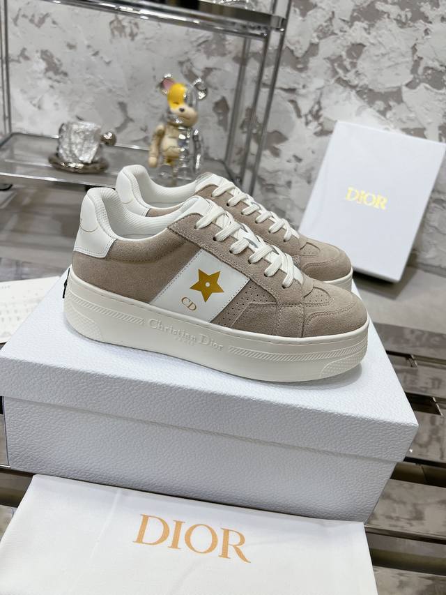 顶级版本！！！Dior迪奥 最新Star系列 五角星 厚底 松糕鞋 休闲 运动鞋 小白鞋 原版购入开发 做货 这款 Dior Star 运动鞋是二零二四秋季新品