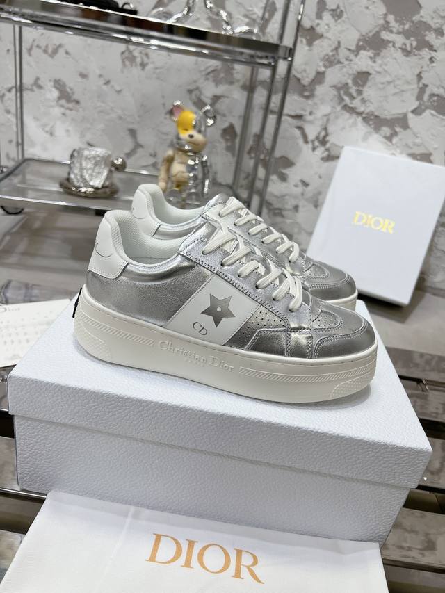 顶级版本！！！Dior迪奥 最新Star系列 五角星 厚底 松糕鞋 休闲 运动鞋 小白鞋 原版购入开发 做货 这款 Dior Star 运动鞋是二零二四秋季新品