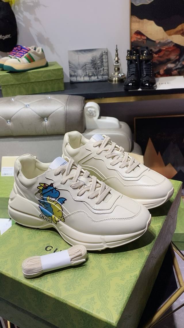 工厂价 男款加10情侣款Gucci 顶级版本 龙年新款 老爹鞋系列款GG情侣款老爹鞋，近几年一直火爆；新色更新不断；明星 网红 直播等必定种草打call经典时尚