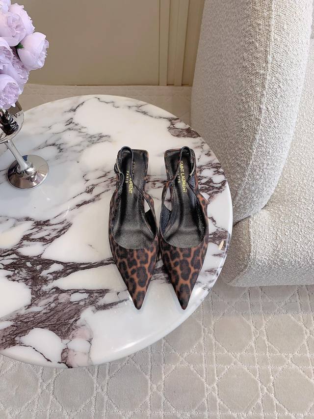 出厂价 SAINT LAUREN* YSL 杨树林新款豹纹系列尖头后空小猫跟鞋 小姐姐的美丽尤物高跟鞋 优雅迷人性感 女人味十足 鞋面原版布面 牛皮 内里垫脚羊