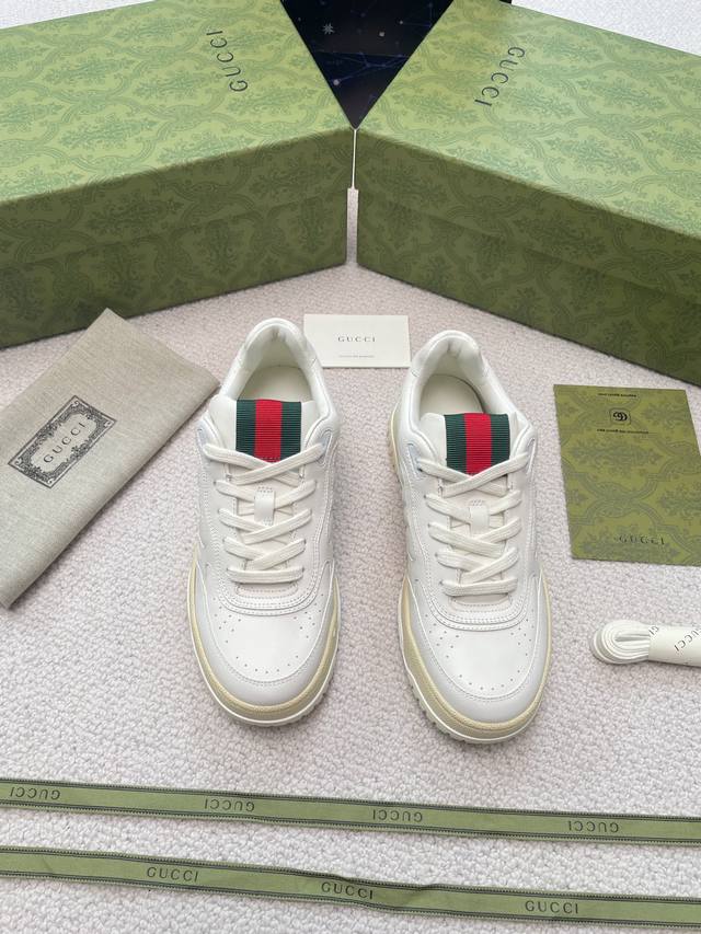 Gucci冬季新款，古驰高低帮做旧效果运动鞋休闲鞋，顶级版本原版购入开发做货面料：原版进口头层牛皮底厚：3.0cm 鞋底：原版开模双色TPU大底内里：定制进口透