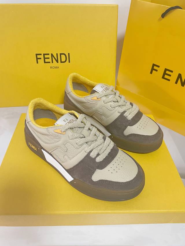 市场顶级版本FEND* 芬迪match最新爆款情侣款运动鞋板鞋超多明星博主上脚 原版购入 一比一开发 做货 设计师Kim Jones打造的首款运动鞋fendi