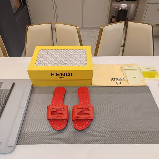 新一代荔枝纹牛皮绳穿织系列 Fendi顶级版 2025官方VIP 量版式高配版天地盖包装 认清包装高配版本，低端勿比。芬迪.24春夏季走秀主推系列，新品上线，实