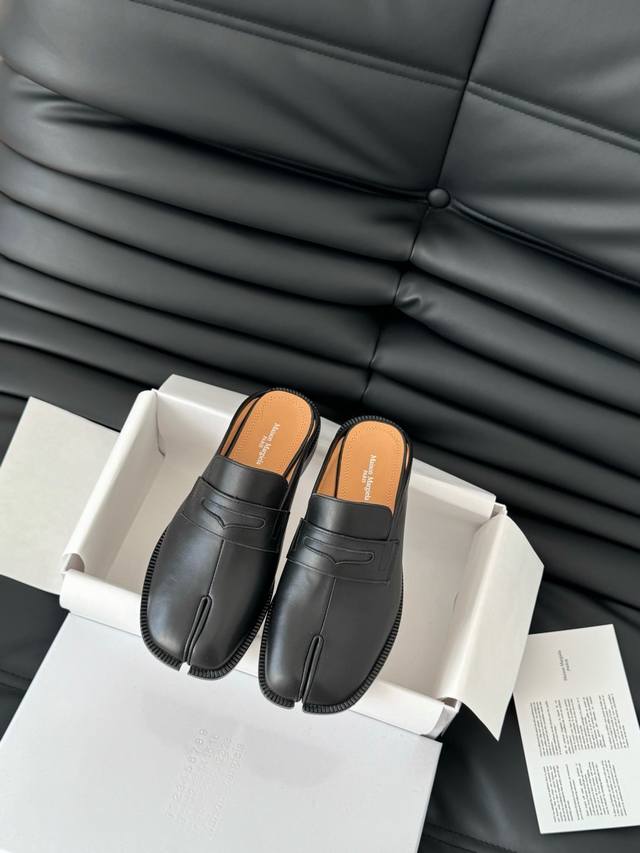 高定品质！Maison Margiela MM6分趾鞋 Tabi 意产植鞣羊皮！夏天的第一双 Margiela 乐福半拖 Tabi懶人高級出街的単品可正式 可休