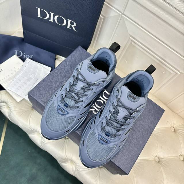 顶级版本Dior B44 Blade 情侣款运动鞋原版一比一复刻由 lewishamilton 设计的生活胶囊系列点缀的 dior B44 Blade 运动鞋以