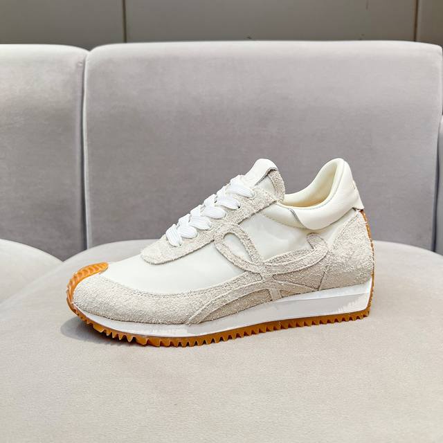 高版本 - LOEWE 罗意威2025新款内增高德训鞋！上脚超级轻便、舒适，6cm 内增高更是小个子的福音！原版1:1顶级复刻！品质欢迎看实物对比！供高端代购首