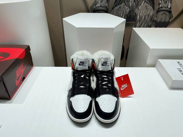 出厂:毛鞋 独家顶级版本 Air Jordan耐克联名23vs秋冬季最新王炸爆款系列 情侣彩色拼毛休闲鞋 唯独一款牛皮拼接纯羊毛的高帮鞋，耐克乔一情侣毛鞋让鞋迷