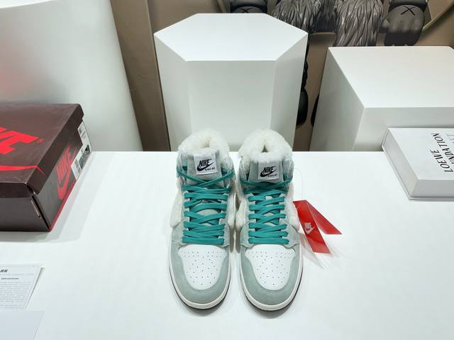 出厂:毛鞋 独家顶级版本 Air Jordan耐克联名23vs秋冬季最新王炸爆款系列 情侣彩色拼毛休闲鞋 唯独一款牛皮拼接纯羊毛的高帮鞋，耐克乔一情侣毛鞋让鞋迷