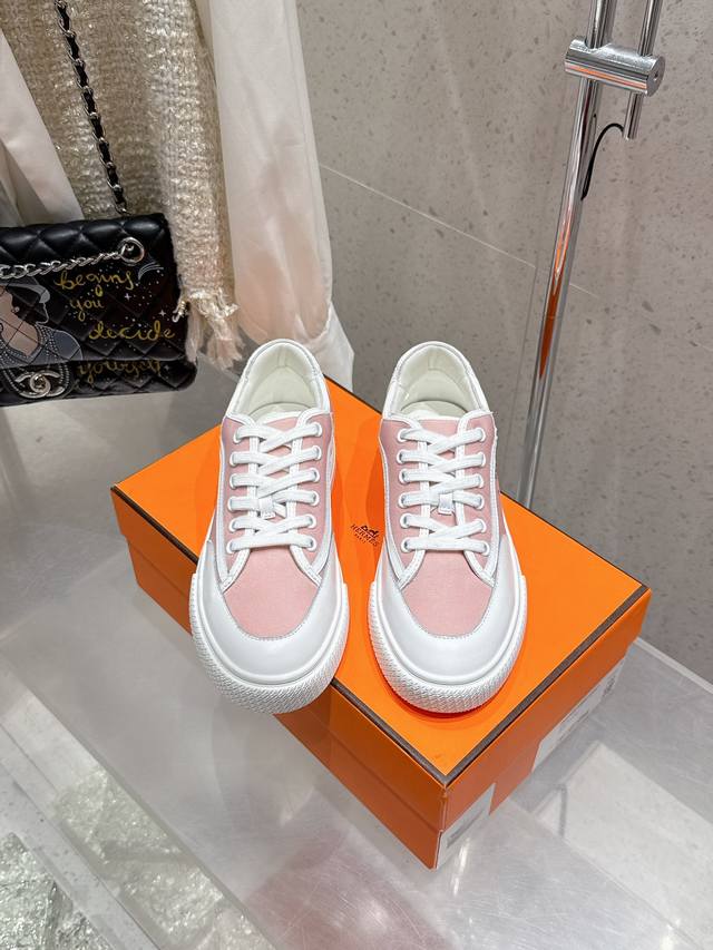 顶级版本 女款 Hermes 爱马仕休闲鞋H家 四季新品运动鞋Dy Kelly金属扣休闲运动鞋小白鞋这双 Kelly 小白鞋真的颜值爆表！H家 heros 运动