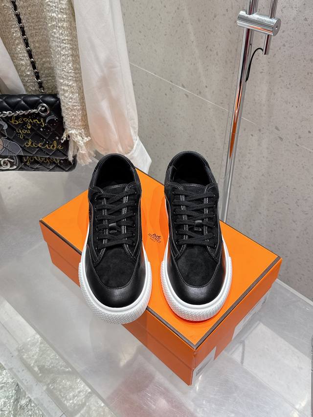 顶级版本 男10Hermes 爱马仕休闲鞋情侣款H家 四季新品运动鞋Dy Kelly金属扣休闲运动鞋小白鞋这双 Kelly 小白鞋真的颜值爆表！H家 heros