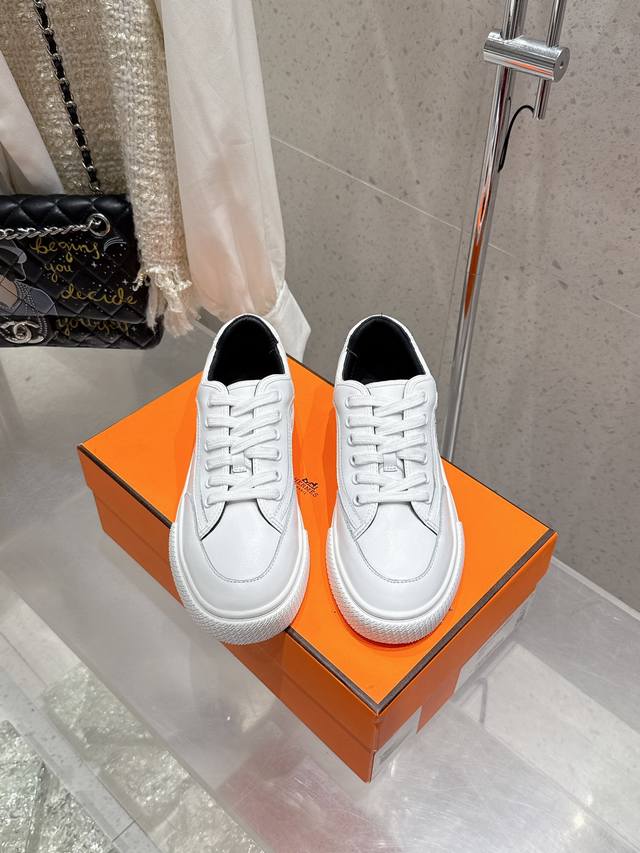 顶级版本 男10Hermes 爱马仕休闲鞋情侣款H家 四季新品运动鞋Dy Kelly金属扣休闲运动鞋小白鞋这双 Kelly 小白鞋真的颜值爆表！H家 heros