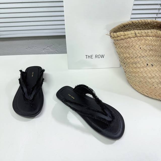 高品质出厂 ！小众潮牌The Row 25春夏最新款夹趾凉鞋拖鞋！简易夹趾平底拖鞋凉鞋夏天已经来啦，时髦的小主们怎么能没有这个今夏最in的时尚单品呢简约大方，上