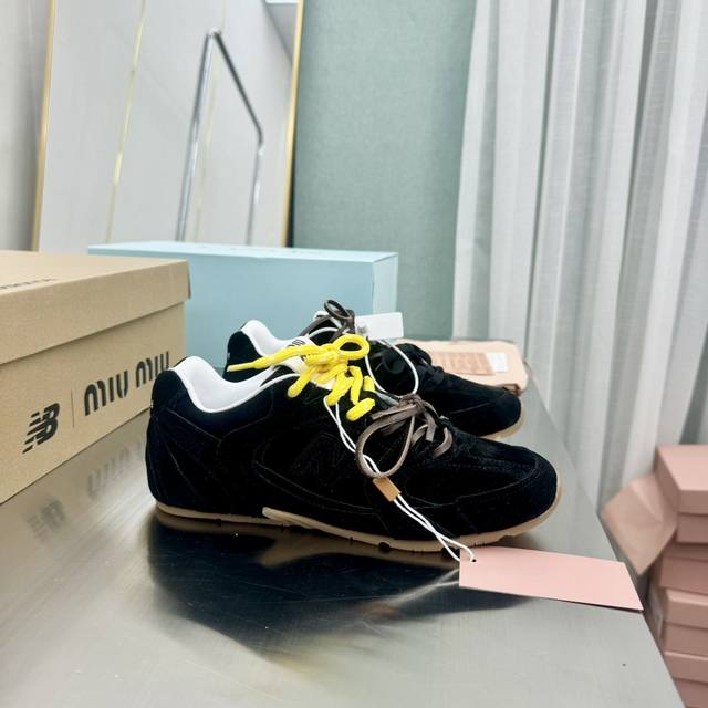 情侣款MiuMiu缪缪 x New Balance NB530 休闲 运动鞋 阿甘鞋 德训鞋原版购入开发做货 Miu Miu x New Balance 经典N