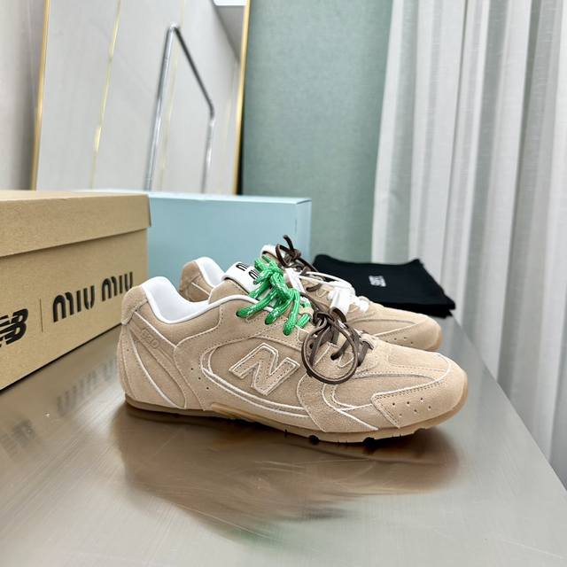 情侣款MiuMiu缪缪 x New Balance NB530 休闲 运动鞋 阿甘鞋 德训鞋原版购入开发做货 Miu Miu x New Balance 经典N