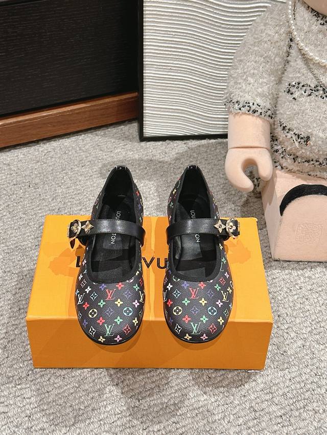 顶级品质 louis vuitton ss25 new arrival～LV路易威登25春夏系列玛丽珍新品简约精致，高级感满满，尽显优雅气质～上脚超好看，拉满了