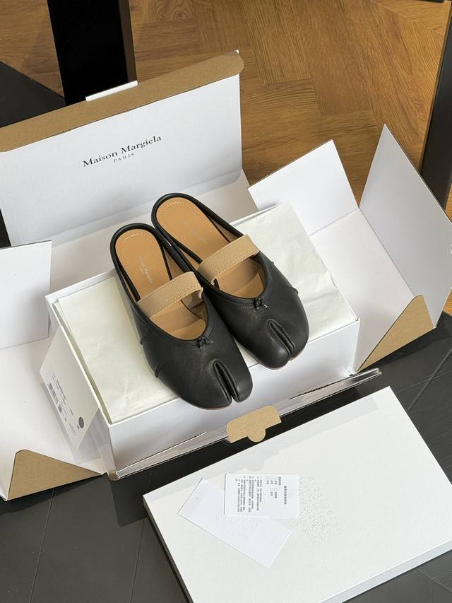 代购级版本 莞产 Maison Margiela 经典色+25秋冬新配色Margiela 经典分趾头系列！材质和工艺均媲美zp小羊皮的材质 鞋头秀气贴合脚的包裹