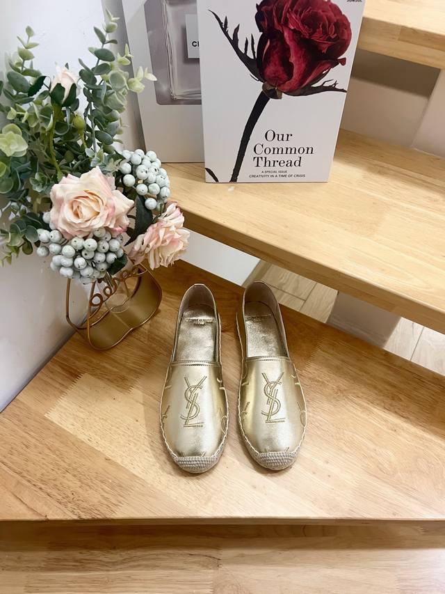 女款 男款 SAINT LAURENT 圣罗兰 2024年 早秋LOGO渔夫鞋 YSL标志、麻绳中底和内底。收起羊皮革橡胶鞋底码数：36-45西班牙制造