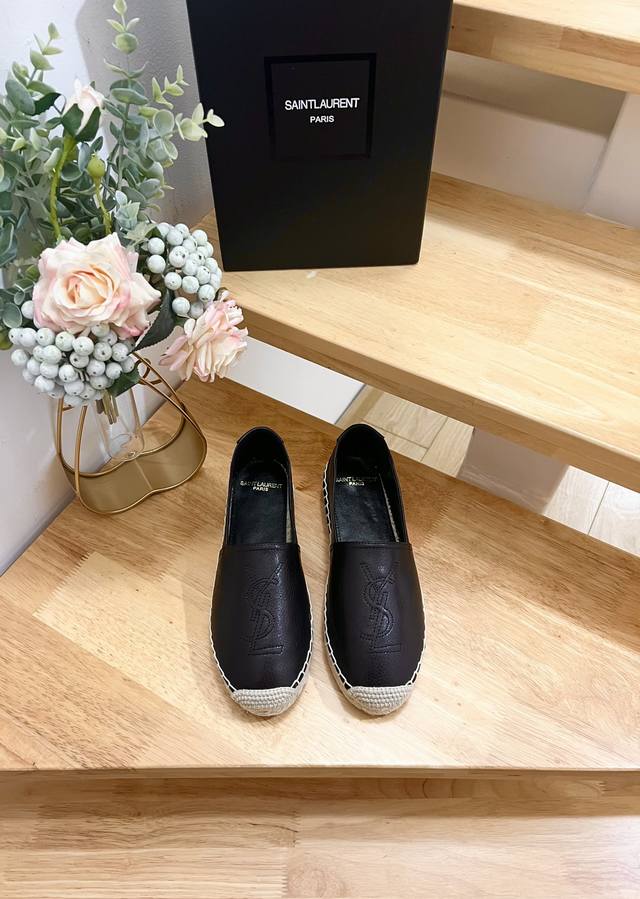 女款 男款 SAINT LAURENT 圣罗兰 2024年 早春 LOGO渔夫鞋 YSL标志、麻绳中底和内底。收起羊皮革橡胶鞋底码数：36-45西班牙制造