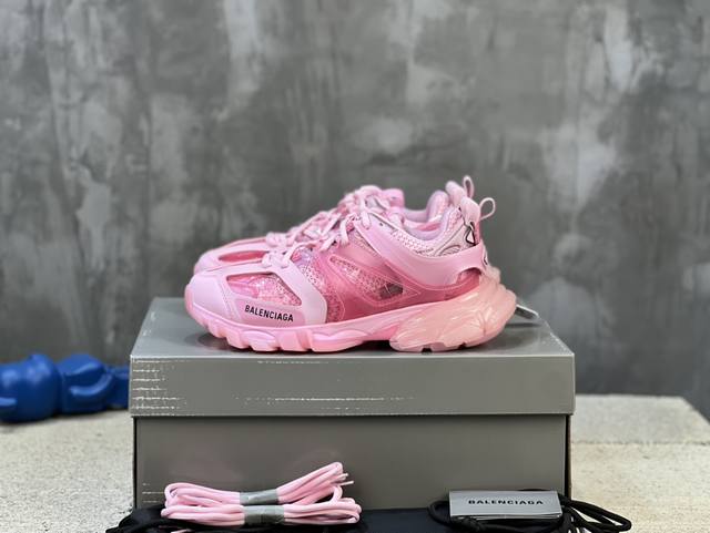 顶级版本 水晶底系列 自家工厂原版1:1.开发，顶级版本 ，莞货代购级别，细节自己看 Balenciaga 巴黎世家三代 复古运动姥爷鞋 3代Triple-S