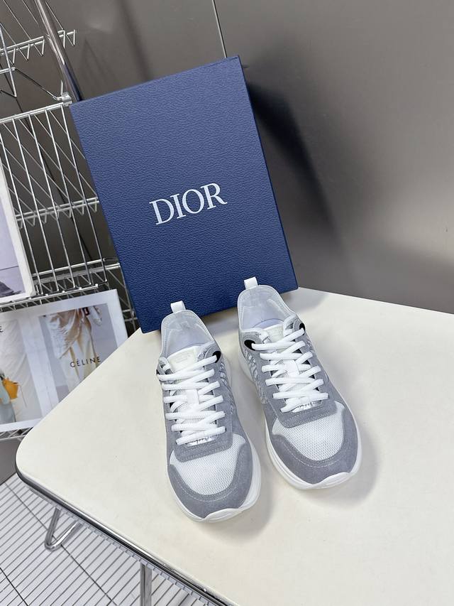 Dior 迪奥 经典B25系列runner休闲 运动鞋 跑步鞋已经调整到极致 大底升级 面料升级 舒适度全面升级！原版购入开发 做货 这款 B25 Runner