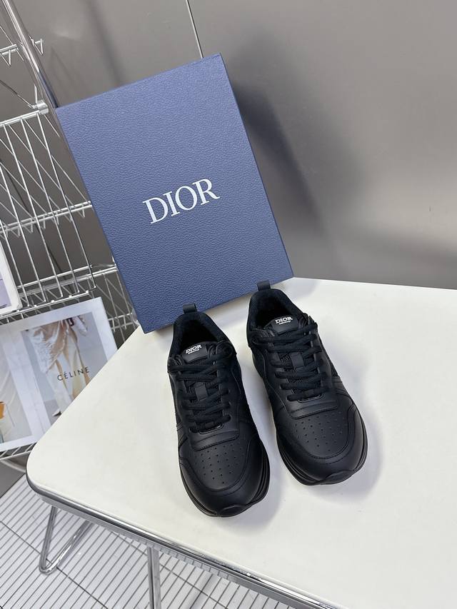 Dior 迪奥 经典B25系列runner休闲 运动鞋 跑步鞋已经调整到极致 大底升级 面料升级 舒适度全面升级！原版购入开发 做货 这款 B25 Runner