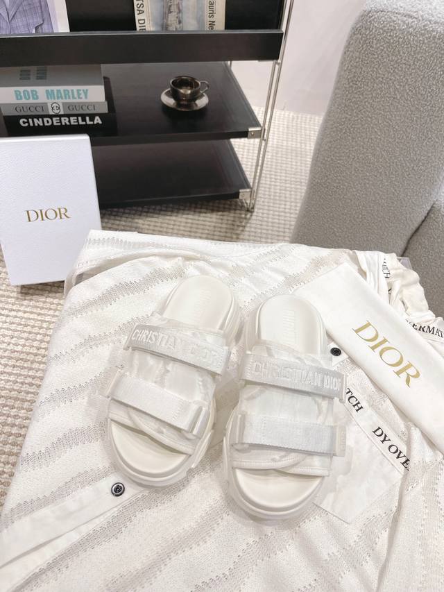 DIOR D家爆火凉拖 市面顶级品质 鞋面魔术贴可调节松紧 原版进口科技面料 休闲百搭轻盈鞋面:原版进口科技面料大底:原版开模pu发泡组合底内里:进口网眼织物透