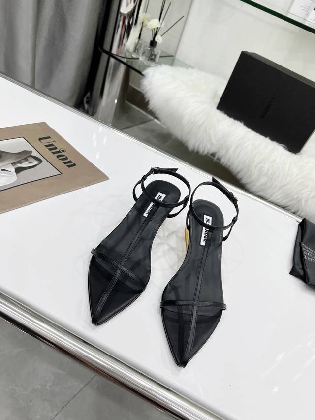 高品质出厂 水晶跟小众潮牌网红款 Jil sander 2024吉尔 桑达早春凉鞋系列！春夏最新爆款时髦水晶跟坡跟尖头带子凉鞋这款真的绝了 时髦到飞起想不到有任