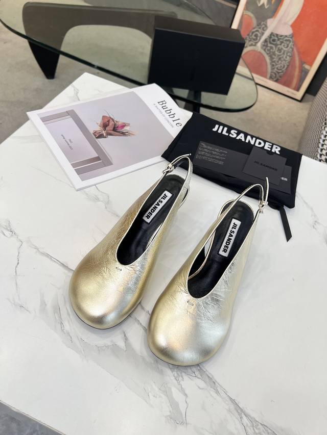 高品质出厂 JILSANDER 24春夏极简主义高跟圆头细跟后空凉鞋单鞋市面顶级原单版，ZP对比做货，所有细节都跟柜上一致：包括鞋面皮料，鞋垫内里皮料、刻印lo