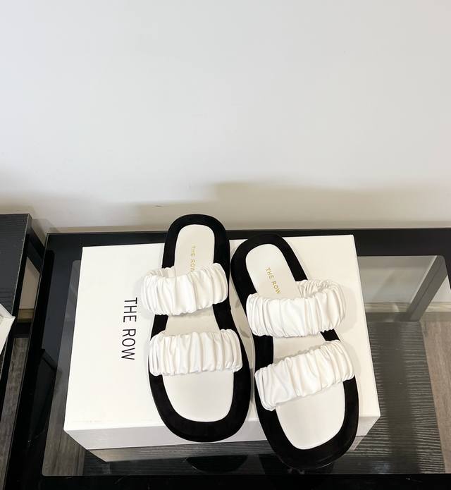 the row 水洗服装革褶皱一字拖鞋休闲网红同款百搭凉鞋春夏值得入手的简约单品简单的风格却自带高级气场的拖鞋日常度假都是必不可少随便搭配一下都可以自带气场出现
