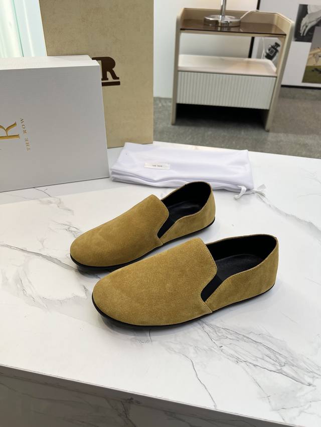 高品质出厂 The Row 慵懒奶奶鞋 极简风圆头一脚蹬乐福鞋平底单鞋 柔软超舒服 法式优雅气质在线、高级又时髦，可盐可甜，文艺又气质！四季可穿的单品，好穿又好