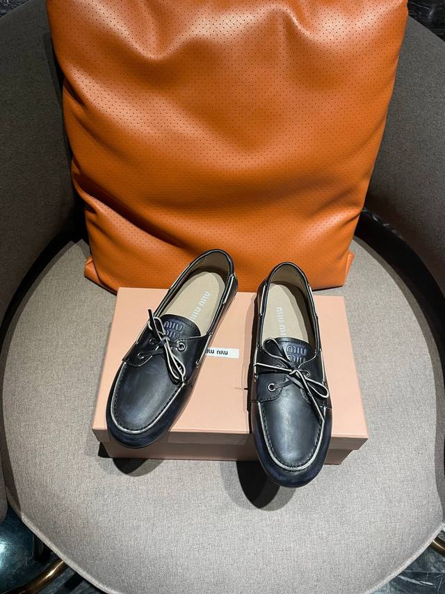 Miu 24ss 走秀款 同步更新 全套复古面料款式原版对标开发 35 40 40定制不退换 擦色牛皮+开模底部