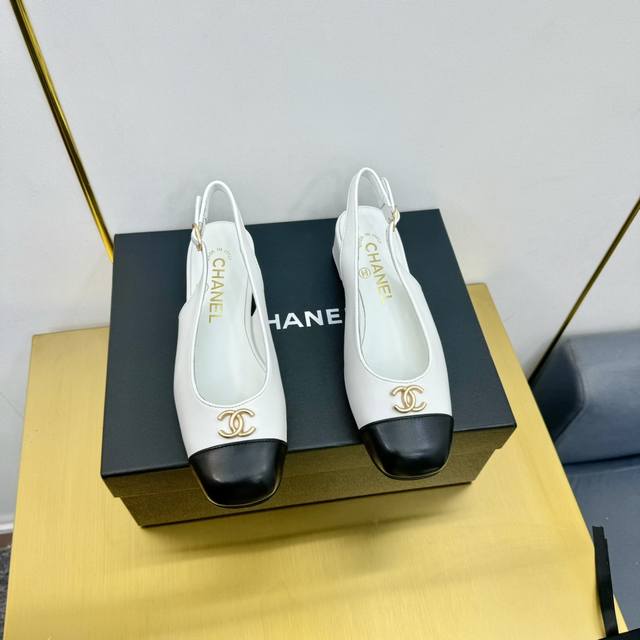 Chanel香奈儿 2024专柜顶级玛丽珍单鞋拖鞋这款经典设计；各大社交平台热门的款式晒图 简直疯抢了、明星仙女们的挚爱多元化非常百搭，不卡脚也不会磨脚 质感上
