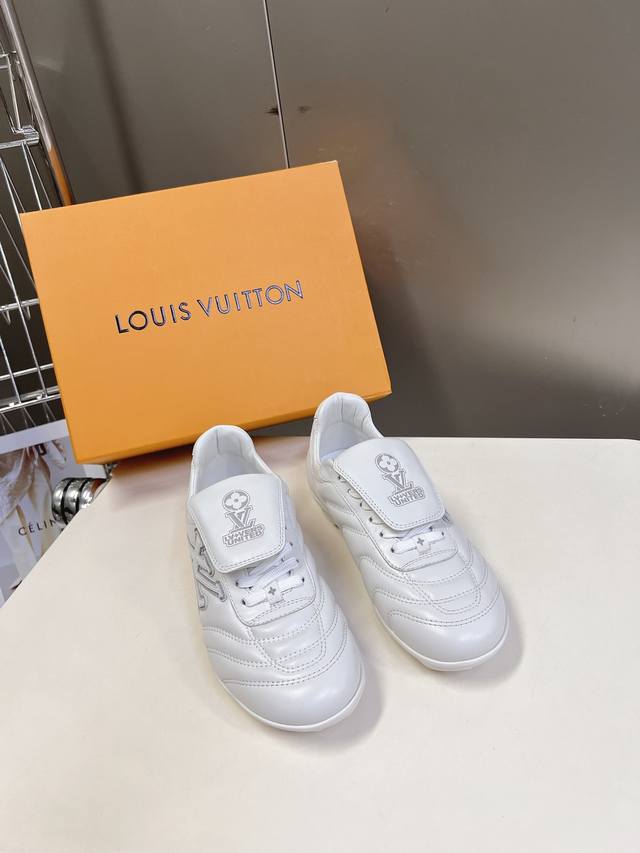 LV路易威登最新Footprint系列 情侣款足球运动鞋原版购入开发 做货 这款 Footprint Soccer 运动鞋于2025春夏系列时装展中亮相，是Ph