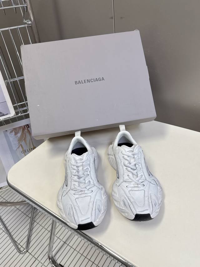 Balenciaga 巴黎世家最新爆款 Sneaker系列情侣款老爹鞋运动鞋 整体鞋型汲取了Balenciaga Track和Balenciaga Runner