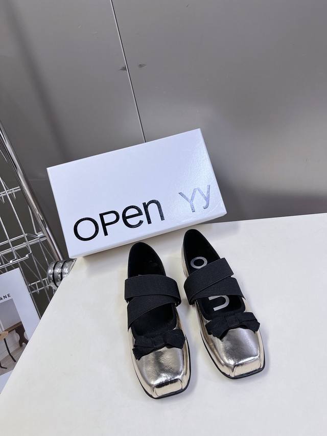 韩国小众设计师品牌OPEN YY春夏走秀款芭蕾舞鞋 第一眼看到这个鞋子就爱上了，带点复古味随意搭配都好看！各大网红博主都在穿它，整个鞋子非常柔软，好穿不磨脚鞋面