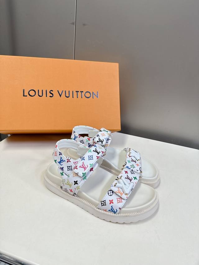 LV 路易威登X TM村上隆联名款拖鞋凉鞋硬货上新BS代购级别！高级感十足！国内外博主刷爆的一款，复古又时髦 上脚美炸了！官网主推款★ t 鞋面：原版小牛皮5D