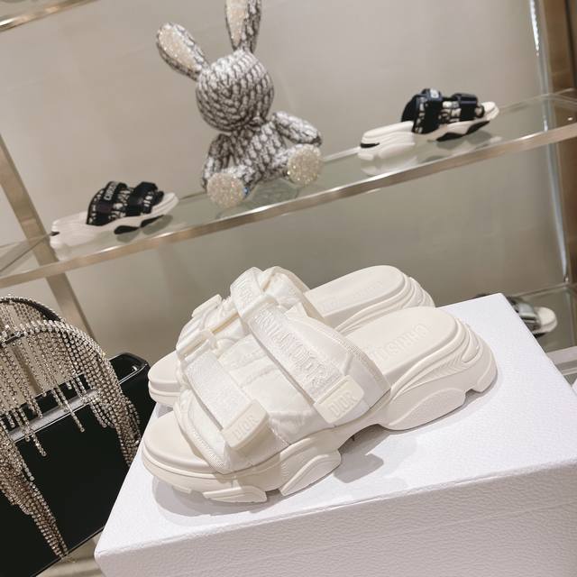 出厂 DIOR爆火凉拖 市面顶级品质 鞋面魔术贴可调节松紧 原版进口科技面料 休闲百搭轻盈鞋面:原版进口科技面料大底:原版开模pu发泡组合底内里:进口网眼织物透