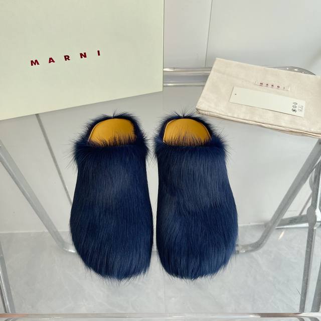 女 男+20 MARNISabot马毛拖鞋 一款巨型潮流四季包头马毛拖，让它成为了一道靓丽的风景线，质感让你的美足更加美丽、信心、舒心十足，不管居家还是外穿都是