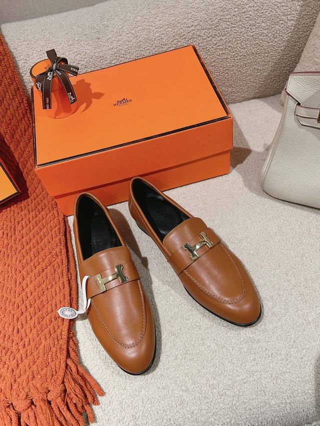 出厂价 Hermes 爱马仕 经典Paris 乐福鞋 H家经典代表作 时尚又百搭 超级舒服 每个细节都做到极致 原版套楦 独家私模H扣纯钢五金 原版私模真皮注塑