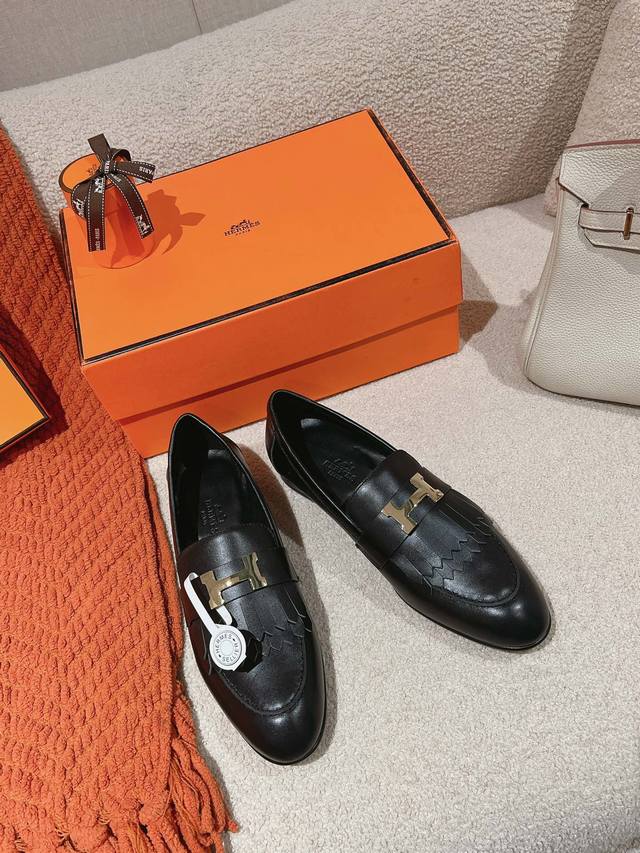 出厂价 Hermes 爱马仕 经典Paris 乐福鞋 H家经典代表作 时尚又百搭 超级舒服 每个细节都做到极致 原版套楦 独家私模H扣纯钢五金 原版私模真皮注塑