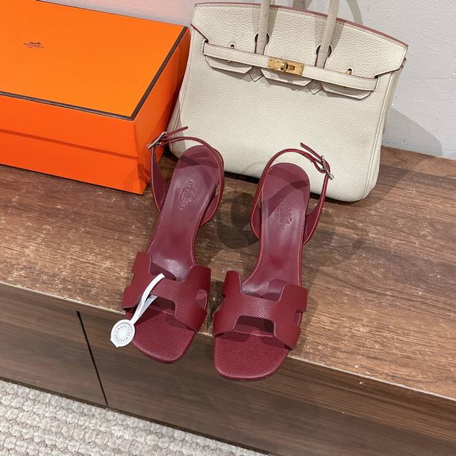 出厂价 Hermes 爱马仕 Eremite 80凉鞋系列 时尚又百搭 超级舒服 每个细节都做到极致 原版swift掌纹皮 原版1:1独家私模鞋跟 原版拆解私模