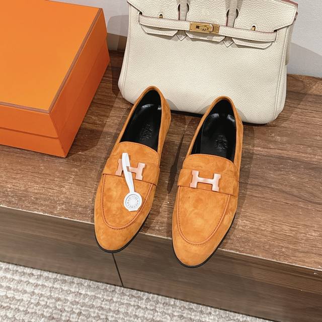出厂价 Hermes 爱马仕 经典Paris 乐福鞋 H家经典代表作 时尚又百搭 超级舒服 每个细节都做到极致 原版套楦 独家私模H扣纯钢五金 原版私模真皮注塑