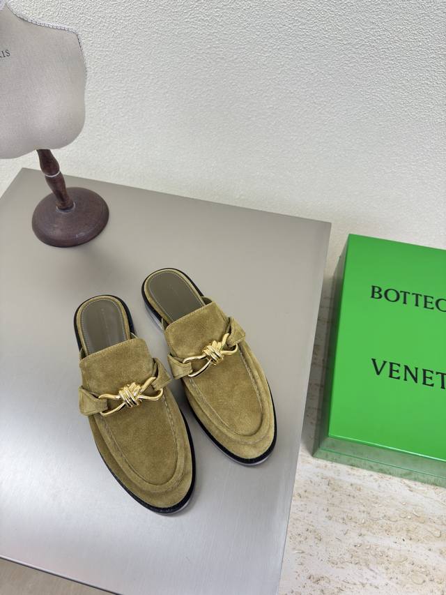 BOTTEGA VENET*女士Astaire乐福拖鞋 原版一比一做法 一致结绳五金橄榄绿色 当今流行的又一趋势 天花板啦最全色百搭 精致平底 包裹面料 同色跟