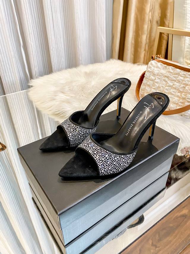 橙子出厂价 Giusppe zanotti 2025早春新款 GZ水钻尖头高跟拖 鱼嘴凉鞋 细跟半拖材质：定制手工水钻鞋面跟高：7CM、9CM码数：34-41