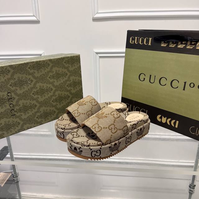橙子出厂价 GUCCI 古驰春夏新款 三叶草阿迪联名限定款 防水台厚底拖鞋 凉拖 情侣款跟高：4.5CM码数：35-45