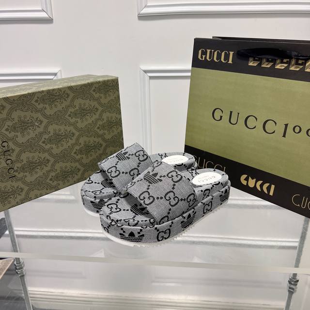 橙子出厂价 GUCCI 古驰春夏新款 三叶草阿迪联名限定款 防水台厚底拖鞋 凉拖 情侣款跟高：4.5CM码数：35-45