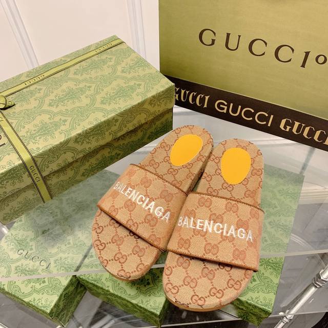 橙子出厂价 GUCCI 古驰春夏新款 北面联名款凉拖 电绣平底拖鞋 情侣款两个处于各自领域翘楚地位的品牌，将时尚单品与复古美学融为一体，北面的标志性 Logo搭