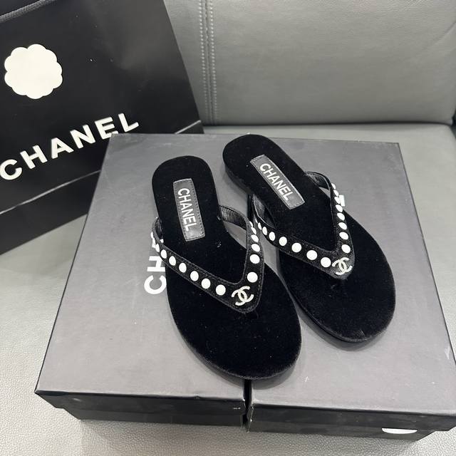 橙子出厂价 CHANEL 香奈儿春夏新款 珍珠人字拖 夹脚拖鞋码数：35-41
