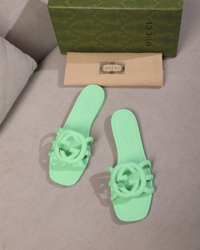 橙子出厂价 GUCCI 古驰春夏新款 沙滩果冻鞋 镂空拖鞋 凉拖原版开模经典双G鞋面 原版开模橡胶注塑一体成型 双层组合大底。码数：35-42